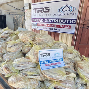 Bread distribution in Khan Yunis, Gaza by The Real Guys